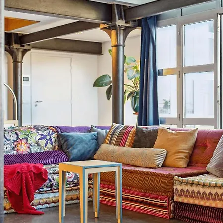 Industrial Loft Near The Center Of * خنت
