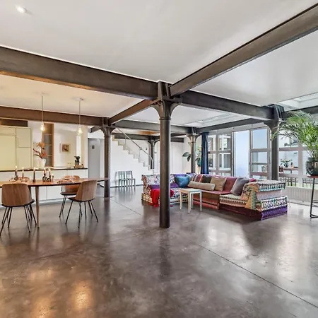 Industrial Loft Near The Center Of شقة خنت