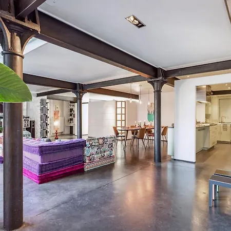 Industrial Loft Near The Center Of 아파트 헨트
